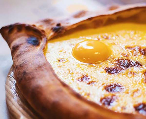 food to try in georgia khachapuri