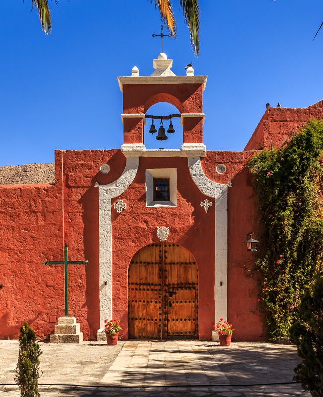 Gaze at the stunning colonial treaures of Arequipa's streets