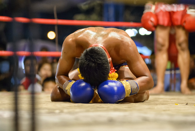 Watch two fighters battle it out is a brutal bout of Muay Thai