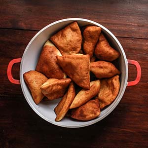 mandazi food to try in mandazi