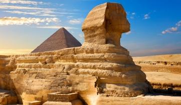 The famous Sphinx & Pyramids of Giza